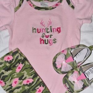 Hunting For Hugs Outfit (6-9 months)